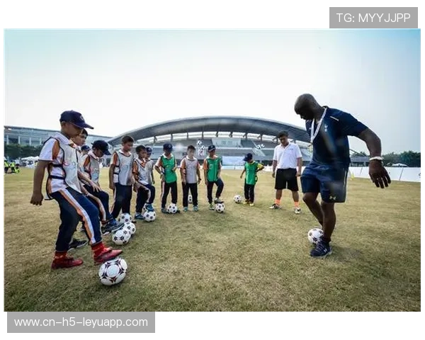 俱乐部推动“青少年运动+家庭+学校”共育新生态